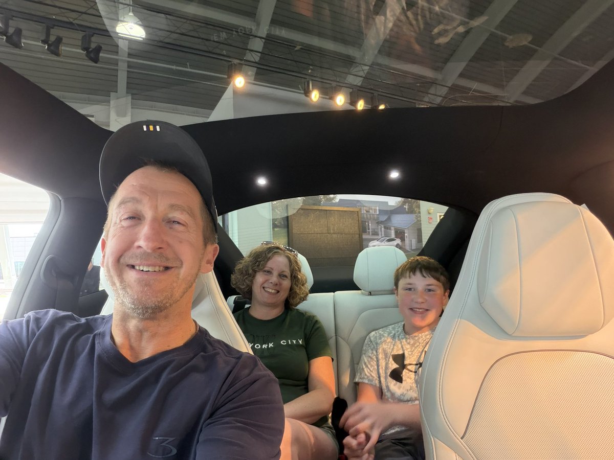 SDembraski's tweet photo. Stopped in to Naperville IL Tesla to show my wife the Model YL 

She’s really excited to get her new YL

We checked out the space in the 3rd row and both of us can sit back there comfortably. Plenty of headspace. 

Our delivery date currently is Sept 13-29th or somewhere in there.