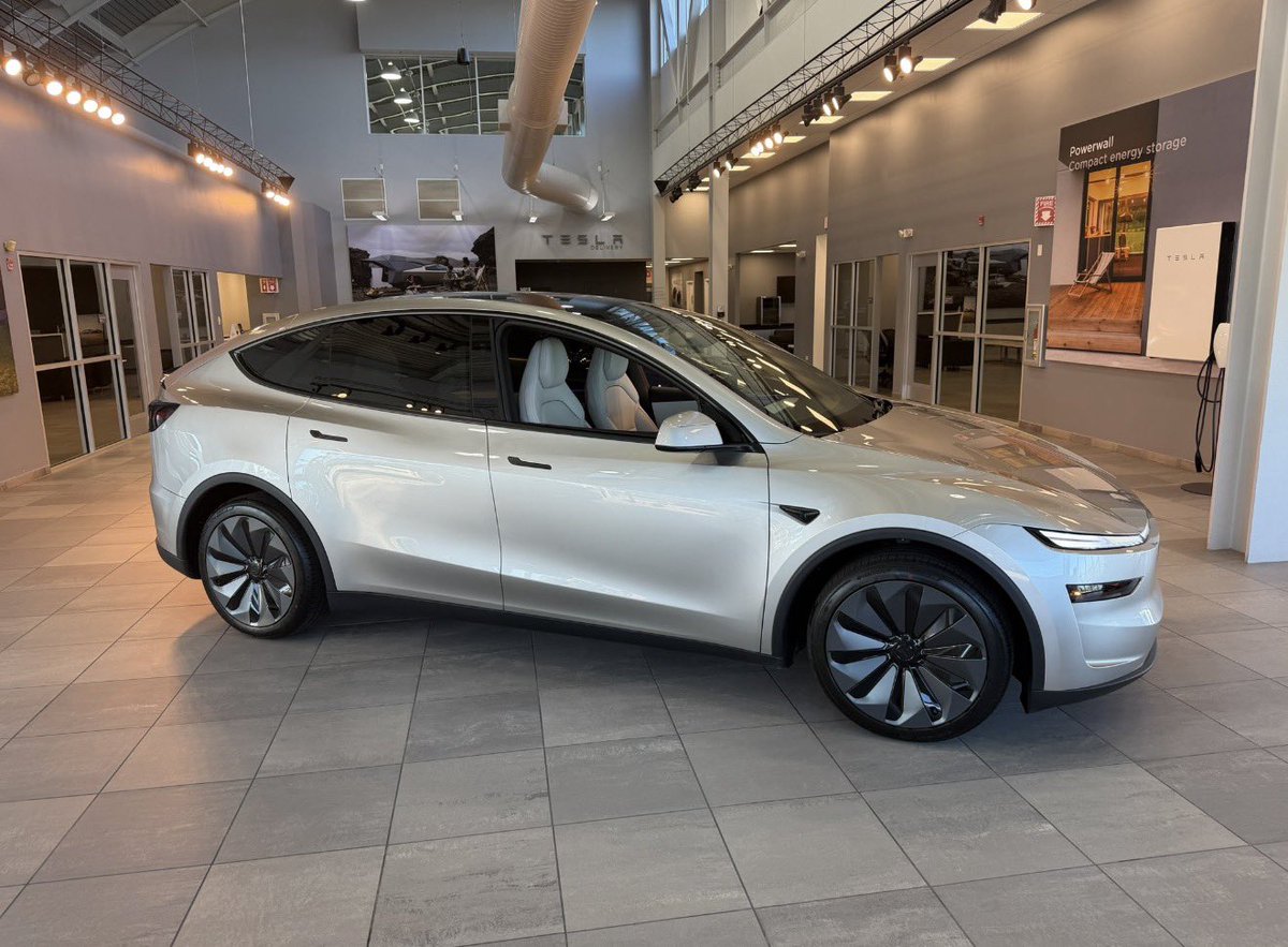 SDembraski's tweet photo. Stopped in to Naperville IL Tesla to show my wife the Model YL 

She’s really excited to get her new YL

We checked out the space in the 3rd row and both of us can sit back there comfortably. Plenty of headspace. 

Our delivery date currently is Sept 13-29th or somewhere in there.