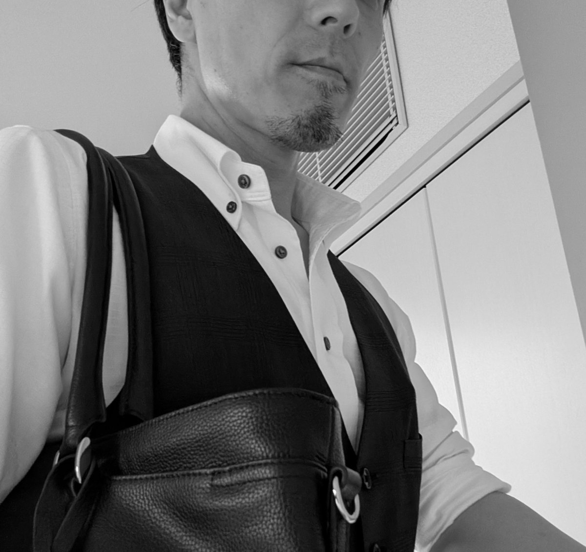 eijicoltm16a2's tweet photo. どんなに
辛くても　面倒くさくても
それでも
きちんと起きて顔洗って身支度して
それぞれの戦場へ行く

それだけで今日は
100点満点中もう70点じゃないかな

あと30点は
少しの笑顔と　無事に帰宅すること

今日も
背筋は伸ばして ちゃんと自分を誉めて…
#裏アカ男子
#自己肯定感 
#友達募集中関東 https://t.co/x37qiu3SLp