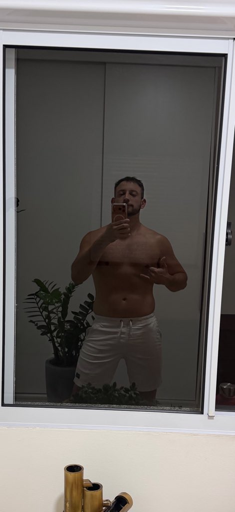 peisbarros's tweet photo. Pós banho renova a gente ✨ https://t.co/Ywg70MEMyM