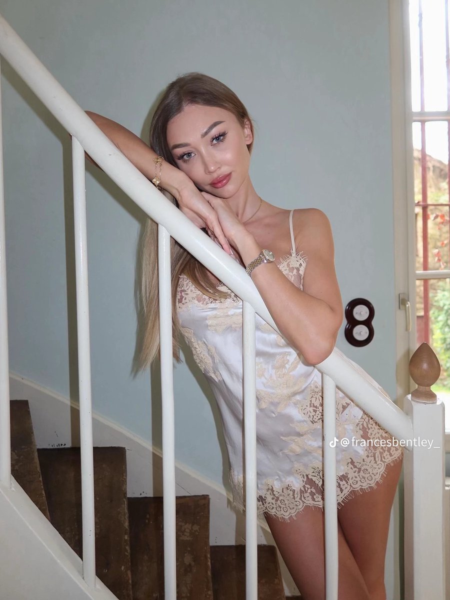 LIVECHATWITHMEX's tweet photo. It's a bright sunny day anyone wanna take a walk 💦💦💦💦🥵🥵🥵🔥🔥

#Dating #popular #foryou #FrancisBentley #xvideos #brazzers 

I love you all 💕🥰🥰😘🥰 

So who knows what kind of job I do guess guys 💕🥰💕🥰 https://t.co/O0nsNILOFm