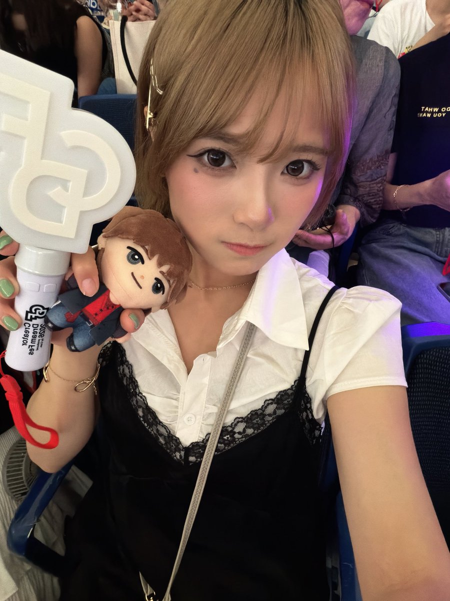 kinoha_com0515's tweet photo. 今更だけど、3回目の東京ドームお疲れ様😭💗

毎日の通勤時間にPPV見返してて、まだまだ余韻から抜け出せない🥹
一番好きなステージが決められないくらい、全部かっこよすぎた。

次コムドットに会える予定がないから、モチベくださいꉂ(,,ｰ́ 艸 ｰ̀,,)♡

 #コムドット #CDF2026 https://t.co/NJAGX9rEYf