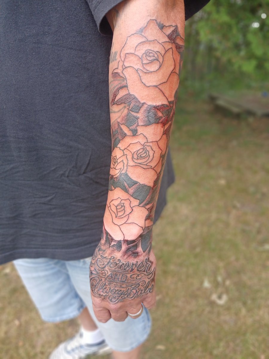 Nosnamatu's tweet photo. I Love my life.
Family , working on #tractors / #farmequipment and #tattoing at night and on weekends
You have to pick your spots.
I spent 3 years pushing #tattootoken $tatt when i was able , now i dont have the time but all its concepts are are still alive and im still going❤️ https://t.co/bhJKWvDxfz