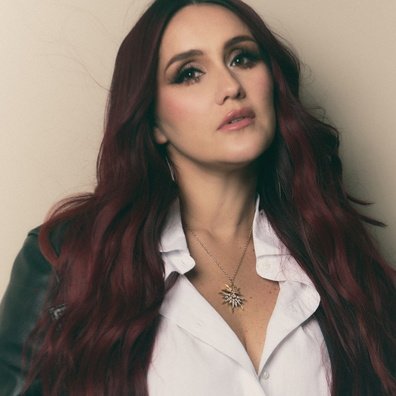MeConteJa's tweet photo. 🚨 AGORA!
Tentando passar em medicina depois de tirar 500 no ENEM, ex-RBD Dulce Maria submeteu os singles "G.R.A.C.I.A.S." e "Casi Algo" ao Latin Grammy, que acontece no dia 12 de novembro. #LatinGRAMMY