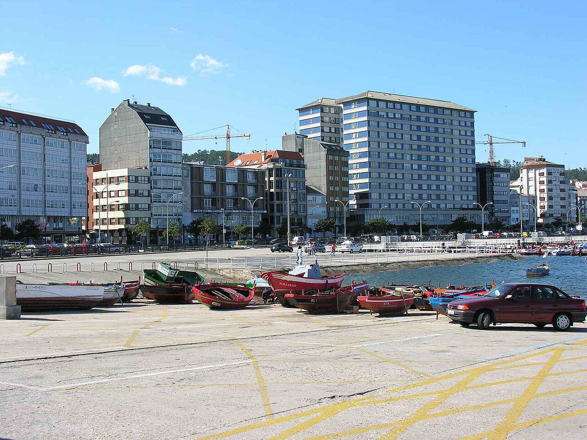 Kitsudori's tweet photo. 1.Ribeira

Cai's hometown, Ribeira, shares its name with a Galician municipality located on the western coast of the province of A Coruña, best known for its fishing culture and ports 🎣 https://t.co/TWJI6J4ewK