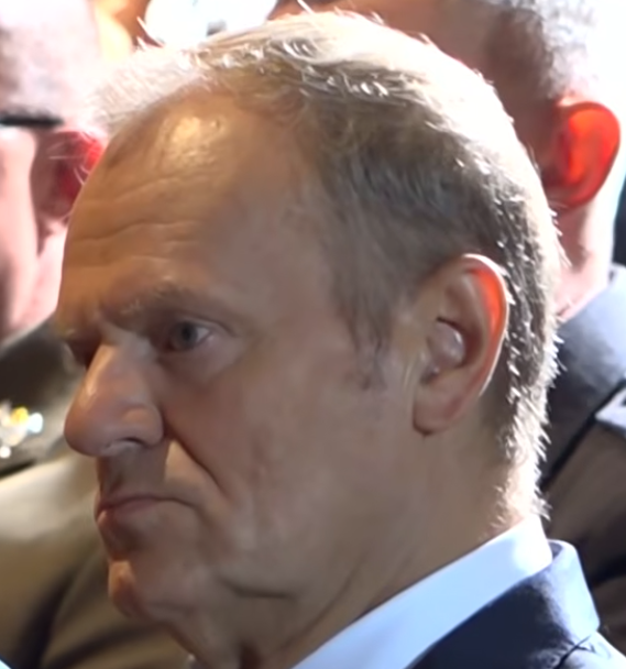 WolnaRadio's tweet photo. To są słuchawki?! https://t.co/NPRFoyblye
