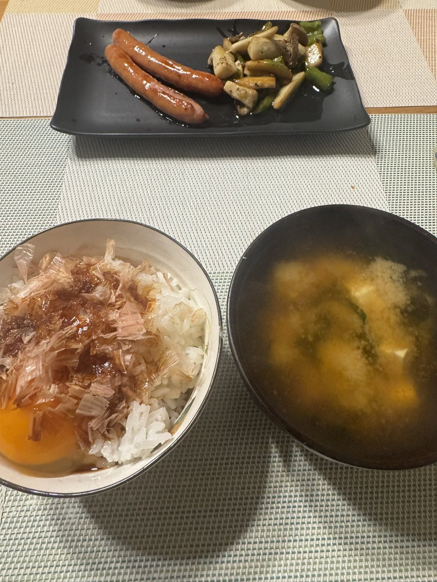 koi_nu39's tweet photo. 7/22
夜にマック🍔 🍟
期間限定の🍔めちゃ美味かったな！ https://t.co/4zuce4l12c