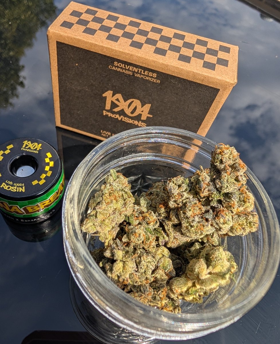 illmediaco's tweet photo. GIVEAWAY TIME!! 
I'm giving away this 🔥🔥 bundle of 7g "F-1" premium indoor flower, 2g of cold cure and a 1g rosin pen from @1904Provisions 
Winner will be drawn at random via ticket drawing on 9/2

Rules: 🎟️🎟️
Must be following 
Like & retweet post 
Comment and tag 5 friends 
(1 entry per person) 

🌟Bonus 🎟️ for every 100 spent in the month of August in an effort to reward loyal and first time shoppers 
Good luck & stay hashy 🥳🍯