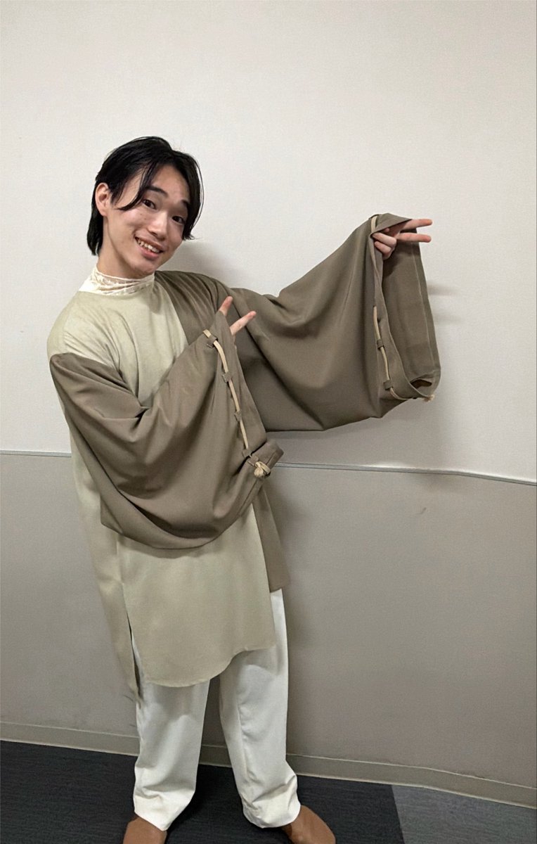 Sige227's tweet photo. 8/5(水)をもって
 #BEYONDDAWN 大千秋楽でした！
 #劇団ひまわり に入団し、4ヶ月で初舞台、最高の作品に参加させていただきました！
私は拳で戦ったりレイピアで戦ったりしておりました
少しでも、ご来場頂いた方々の心に刺さる芝居ができていれば幸いです！
たくさんのご来場ありがとうございました https://t.co/4DESPHyNbC