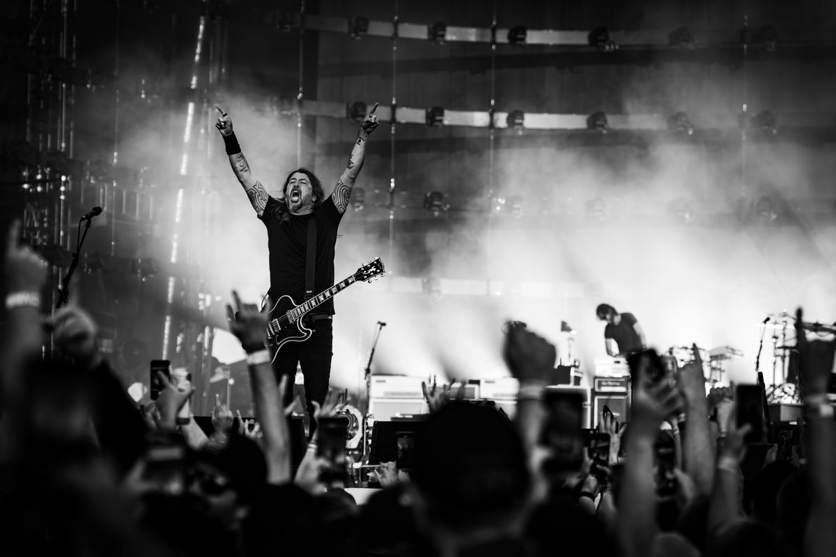 foofighters's tweet photo. THANK YOU TORONTO! GOOD TIMES!!!
More Take Cover Tour to come >>> https://t.co/0AFZn8LrCk
Photos by Andi K Taylor
#FF2026 https://t.co/Wd6zpbCpeg