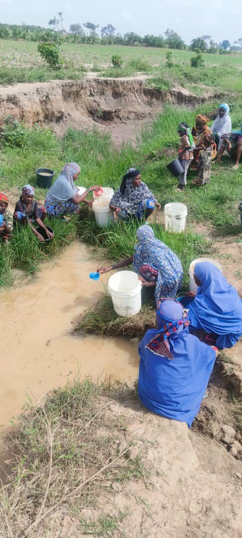 Buildawell_wtnf's tweet photo. Location๐- Anguwan Taparpar Village
LGA - Kubau
State ๐ณ๐ฌ- Kaduna
Source of water ๐ง - Pond
Project type - Water Well
Tree planting ๐ณ
May Almighty Allah make it a successful project, Ameen. #Buildawell #PlantAtree https://t.co/IUaBp2G1mk