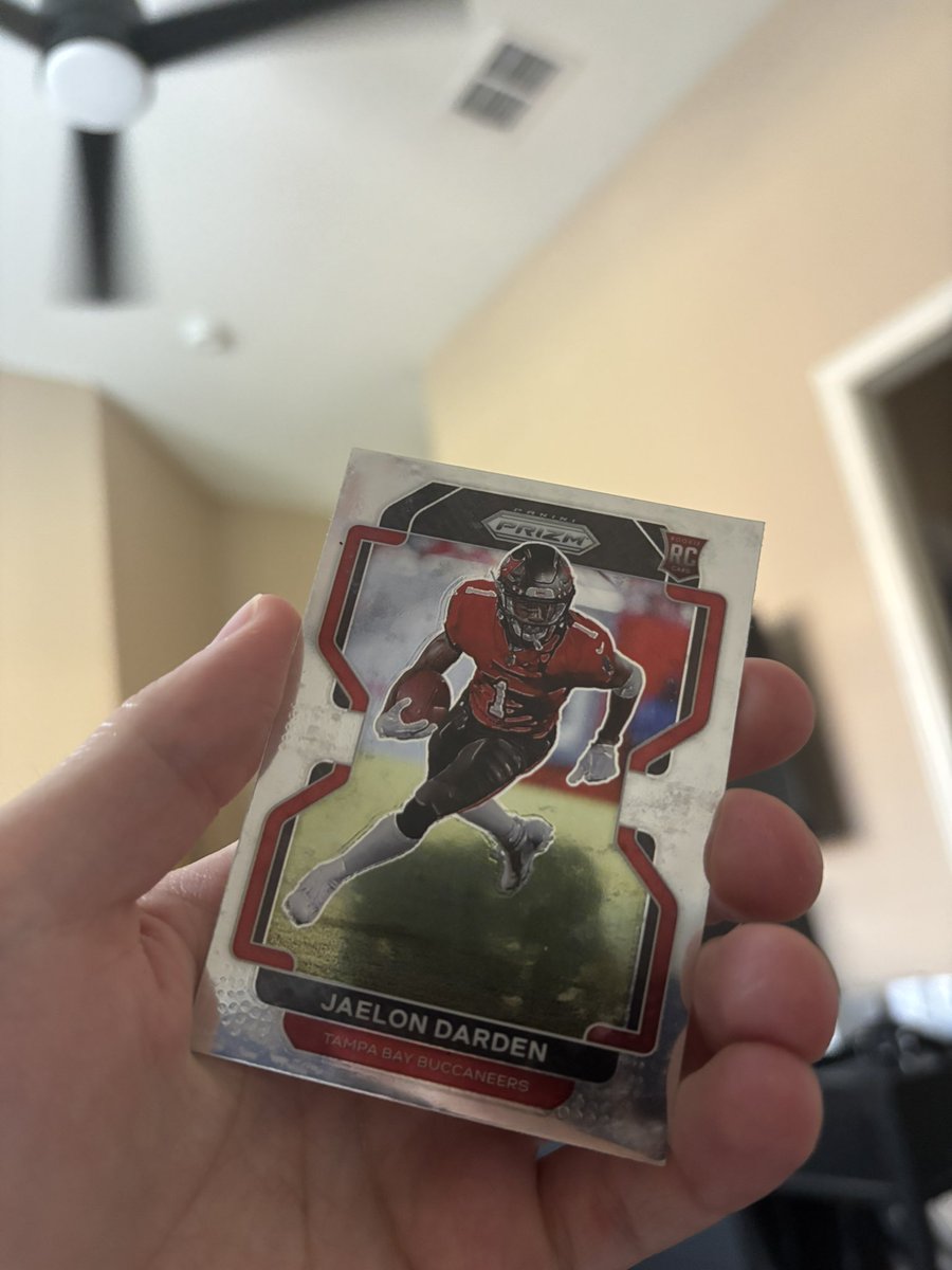 DardenMuse's tweet photo. I’ve had this in my wallet for probably 4 years now https://t.co/AHPubWoVW5