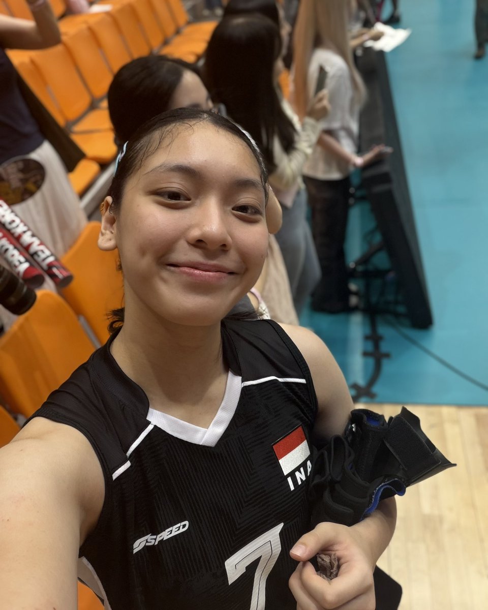 hdki1214's tweet photo. 인도네시아 국대 소녀 Venisa Dwi 양 https://t.co/BKArwtLnSc