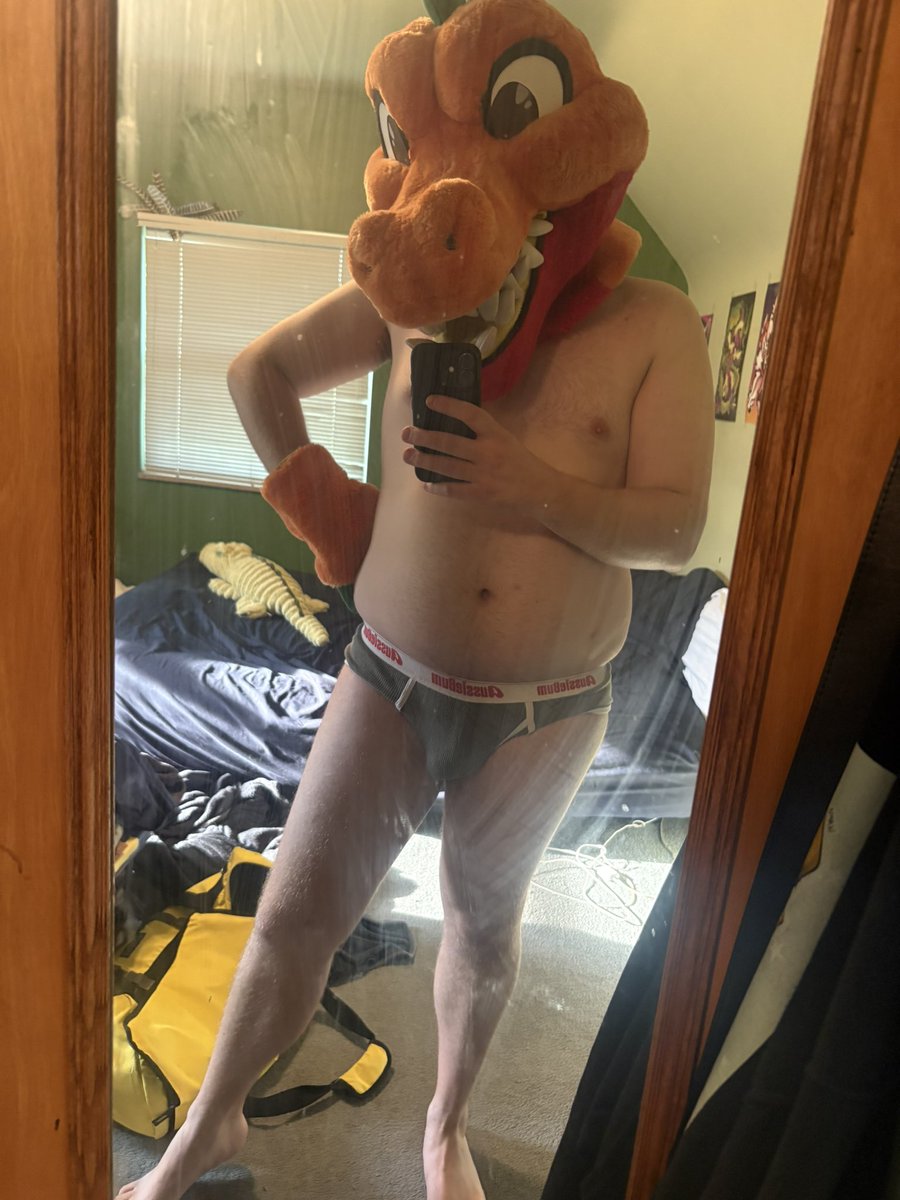 JackDaCroc2021's tweet photo. Happy national underwear day 🧡 https://t.co/kghosXfXqi
