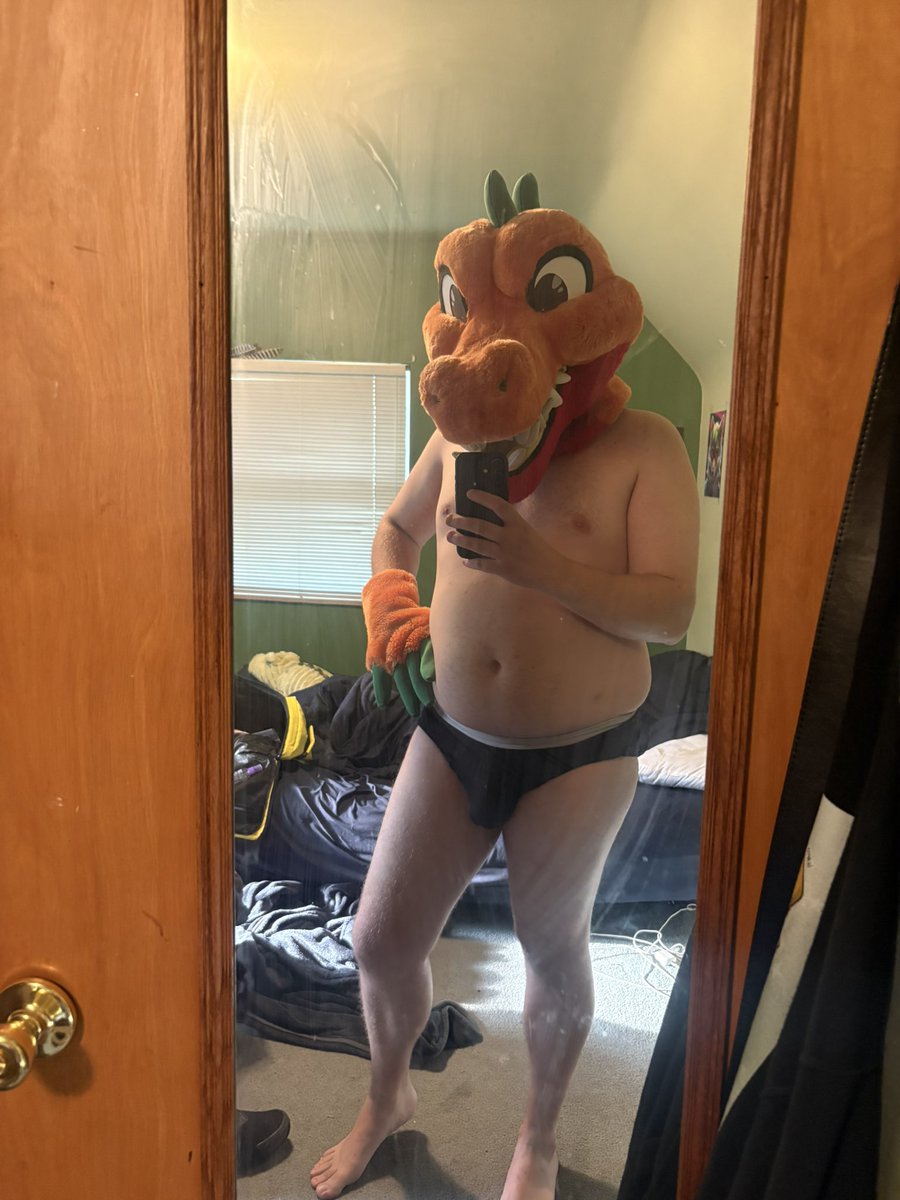 JackDaCroc2021's tweet photo. Happy national underwear day 🧡 https://t.co/kghosXfXqi