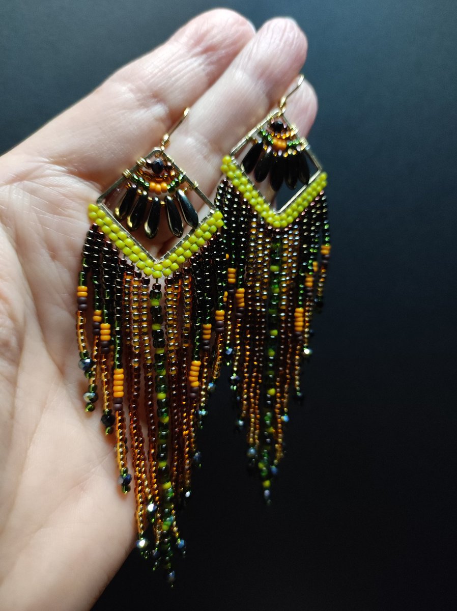 moontrail36952's tweet photo. Beaded Fringe earrings 
https://t.co/6Vgooq0sv3
#earrings #beadedearrings #fringeearrings #etsyjewelry https://t.co/1CF1YRf9kP