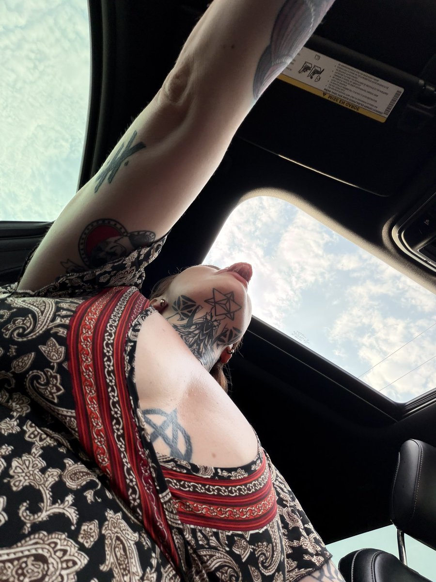 HarleyfknQueen's tweet photo. hermoso cielo ☁️ ✨ https://t.co/1lUQBTi4Wy