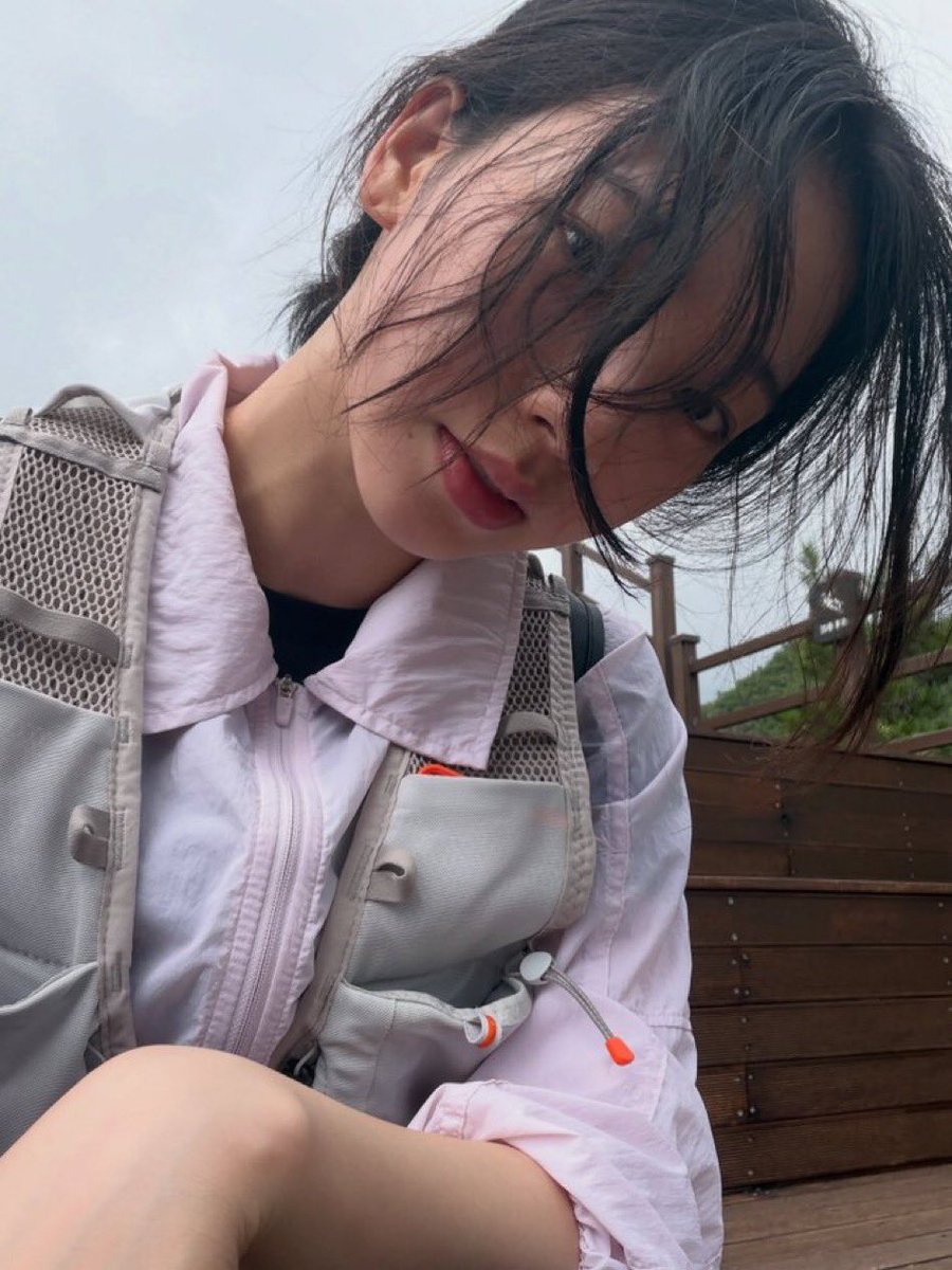 _yjmmmmm's tweet photo. 오늘도 좋은 하루 보내세용 https://t.co/9iyLBO2fej