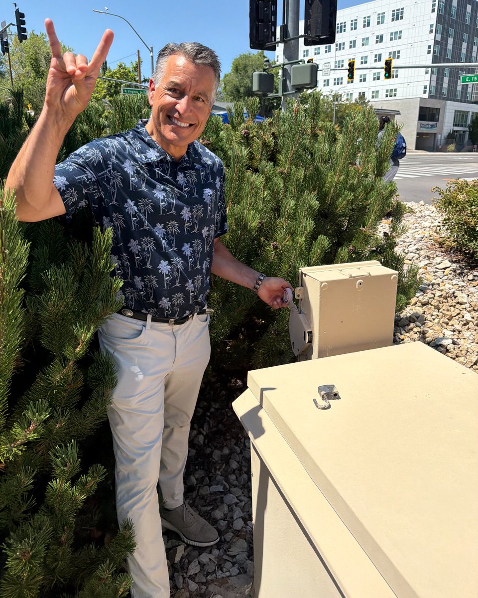 Pres_Sandoval's tweet photo. I had the honor of flipping the switch on our new and improved marquee outside of the Lawlor Events Center on campus! Thank you to everyone who made this project possible as we begin to welcome new students and families onto our campus next week! #GoPack https://t.co/Mx62i4iRDI