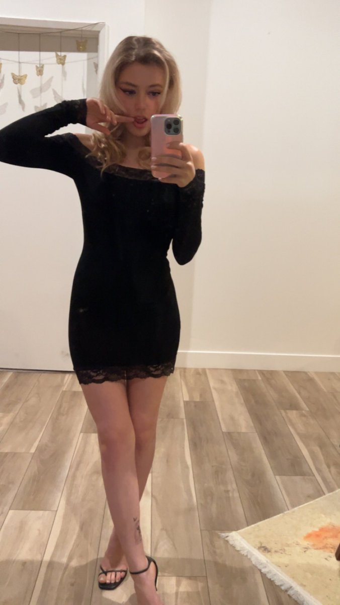 cursedcheer's tweet photo. Party time ❤️ https://t.co/hJdPpuZN9g