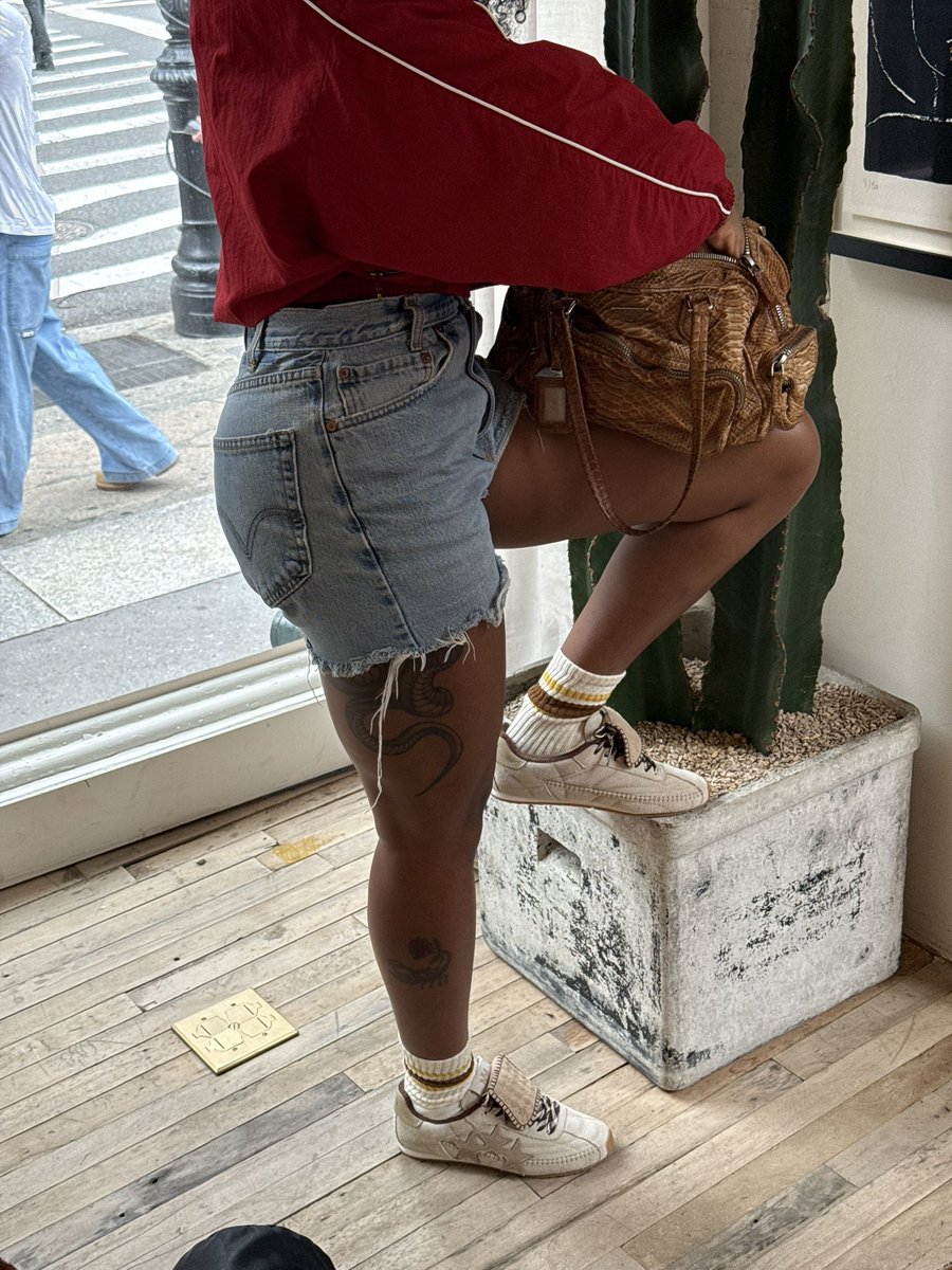 NaesCloset tweet picture