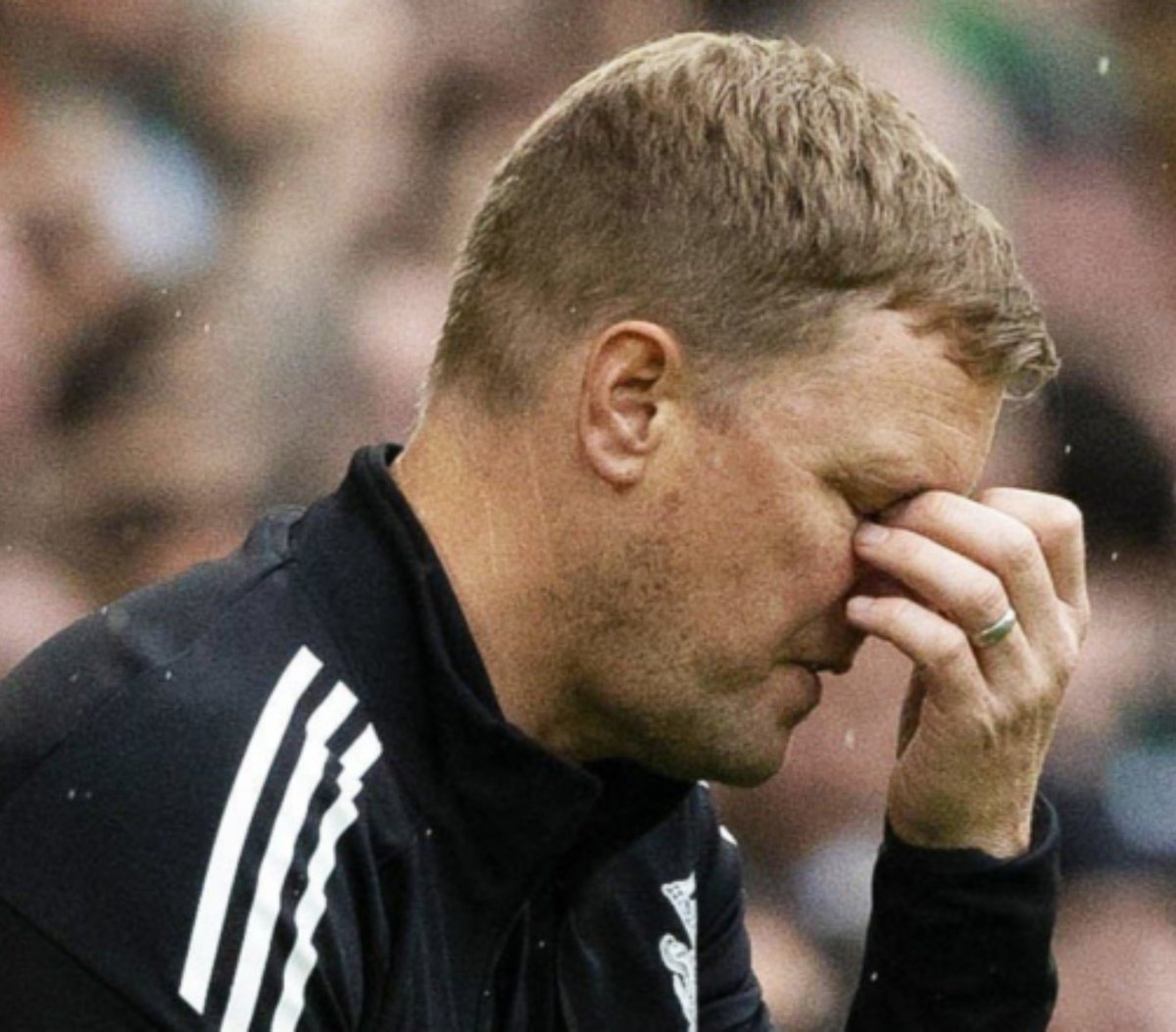 ToonTakeover_'s tweet photo. 🧵 BIG READ ON WHY HOWE HAD TO GO....

Now that the dust has finally settled on Howe leaving and Jaissle arriving, it was 100% the correct decision on both accounts.

Howe - possibly through no fault of his own - had lost the dressing room and the ability to motivate not only the players....but himself.

He was completely burnt out.

You could see it last season....he didn't have the answers to any of the questions being asked of his side.

The smiles were no more.

The tactical nous had disappeared.

The drive, energy and determination to bully the opposition had evaporated.

The ability to inspire/motivate the squad was long gone.

No more intense high-pressing, darks arts or blowing teams away 5-0.

We were easy pickings. 

Instead of this summer acting as a soft reset, all of the above continued.

He's a good manager when given decent players but he's not a miracle worker.

He can improve players but he can't make a silk purse out of a sow's ear.

He wasn't given the tools to succeed any further than he already had.

In fact, the tools he did have were actually taken away from him. 

I'm not sure where it all went wrong but somewhere along the road, he lost what made him special.

Hopefully he'll find it again after a rest and recharge....but the similarities to the end of his time at Bournemouth are uncanny.

He got lots of things right in his time here but there were lots he could have done differently too.

He made fundamental mistakes such as....

▪️Not being flexible with formations
▪️Constantly picking his favourites rather than trying something different
▪️ Ditching the intense high-press overnight for no apparent reason
▪️ Asking for contract extensions for players like Wilson who offered nothing.
▪️ Negative tactics like sitting on a one-goal lead for 30 mins and ending up losing games because of this.

All of the above couldn't continue.

And now they won't.

Jaissle is EXACTLY what the fans WANTED ....but more importantly, he's EXACTLY what these players NEEDED.

Young, hungry, fresh ideas, highly motivated, vibrant personality, tactical flexibility, aggressive touchline antics....all the things we've lacked for at least the past 18 months, maybe longer. 

A week ago we didn't know who he was.

Now we know he's exactly what we've been missing.

Time waits for no man in life....especially not in Football and if Howe had still been in charge this season, I genuinely believe we may have been relegated.

Howe gave us memories that will last a lifetime....now it's Jaissle's job to give us many more. 

Thanks Eddie and good luck Matthias.

HOWAY THE LADS! 

💪 ⚫⚪

#NUFC