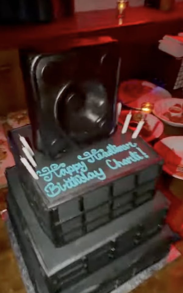 xcxsource's tweet photo. Charli xcx’s team gave the employees at Jennivee’s Bakery VIP passes to Lollapalooza as a thank you for making her 34th birthday cake.��

Created in only four days, the multi-tiered vanilla &amp; raspberry cake was made to look like a replica of Charli’s Lollapalooza stage. https://t.co/DjIOdWPnSG