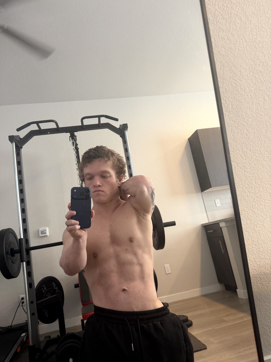 onlydommidget's tweet photo. Say hi if you’d date a 4’5 dwarf🫣 https://t.co/yZulHp7x7u