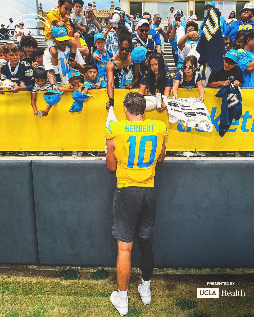 chargers's tweet photo. all love 🫶 https://t.co/ZW684eF6sT