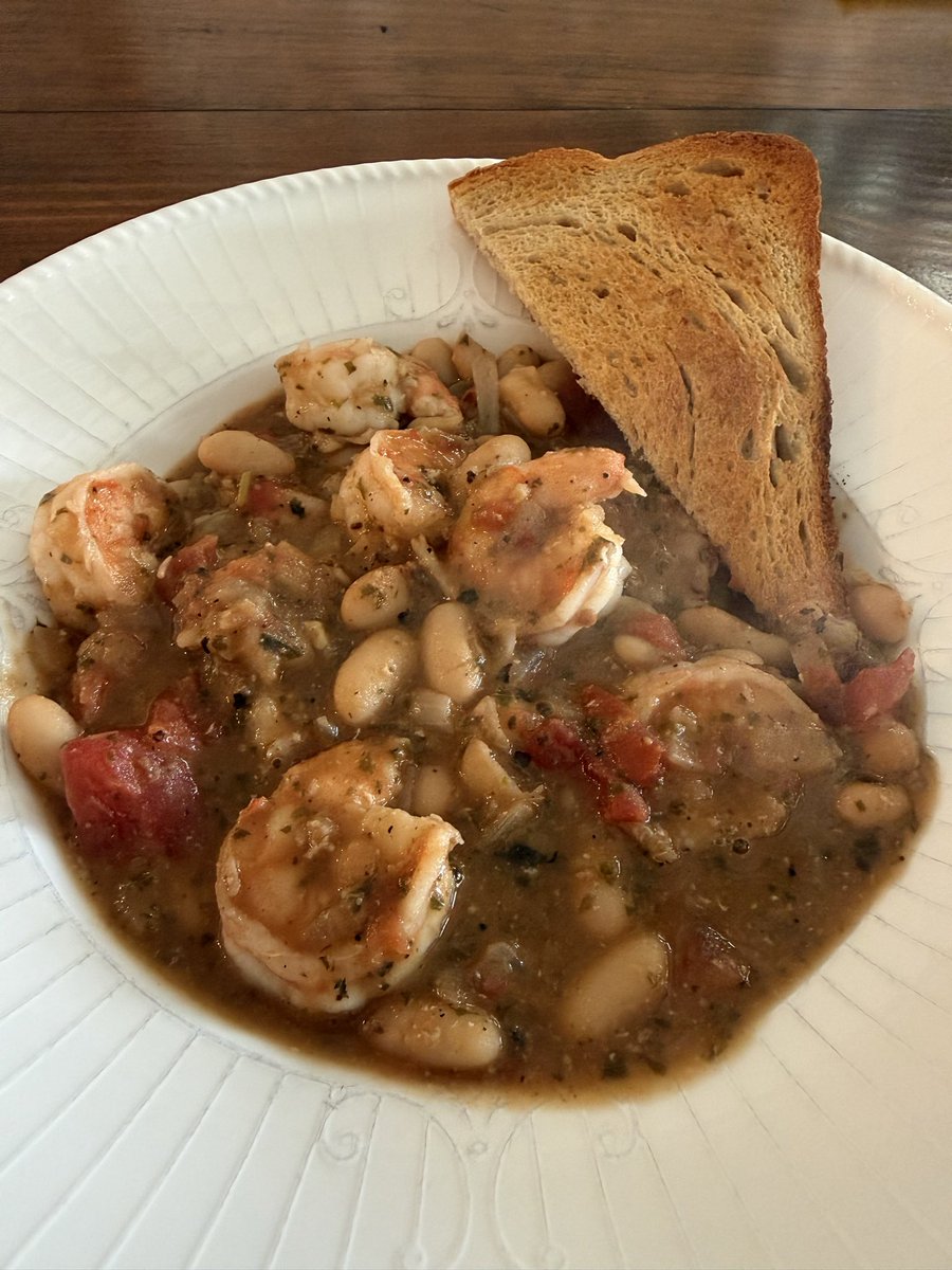 tired_woke's tweet photo. @JoelWBerry $4.75 per serving with shrimp, some of y’all don’t know how to cook and it shows….. https://t.co/lFUzPLa9kx