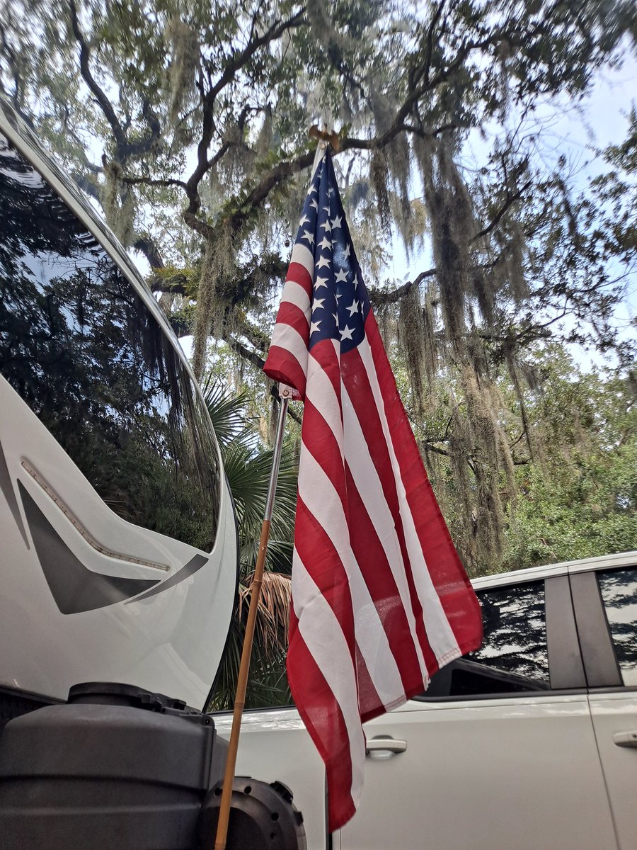 ApostleYanira's tweet photo. I love you, America.
You are Beautiful.  
"Land of the free, home of the brave." https://t.co/5STFtLaZ0m