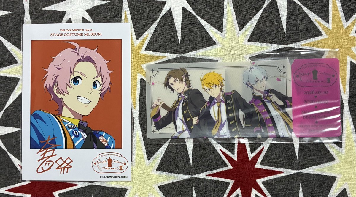 tobizoh_tr's tweet photo. 【交換・譲渡】SideM 衣装展

ブロマイド
出) 大吾
求)恭二、夏来、定価(＋送料)
リメショ描き下ろし　麗、圭
思い出　Altessimo

特典　クリアチケット
出)S.E.M
求)Legenders

固定手渡し希望。
ブロマイドのみ郵送可能(固定参照) https://t.co/QMqT3oOj1R