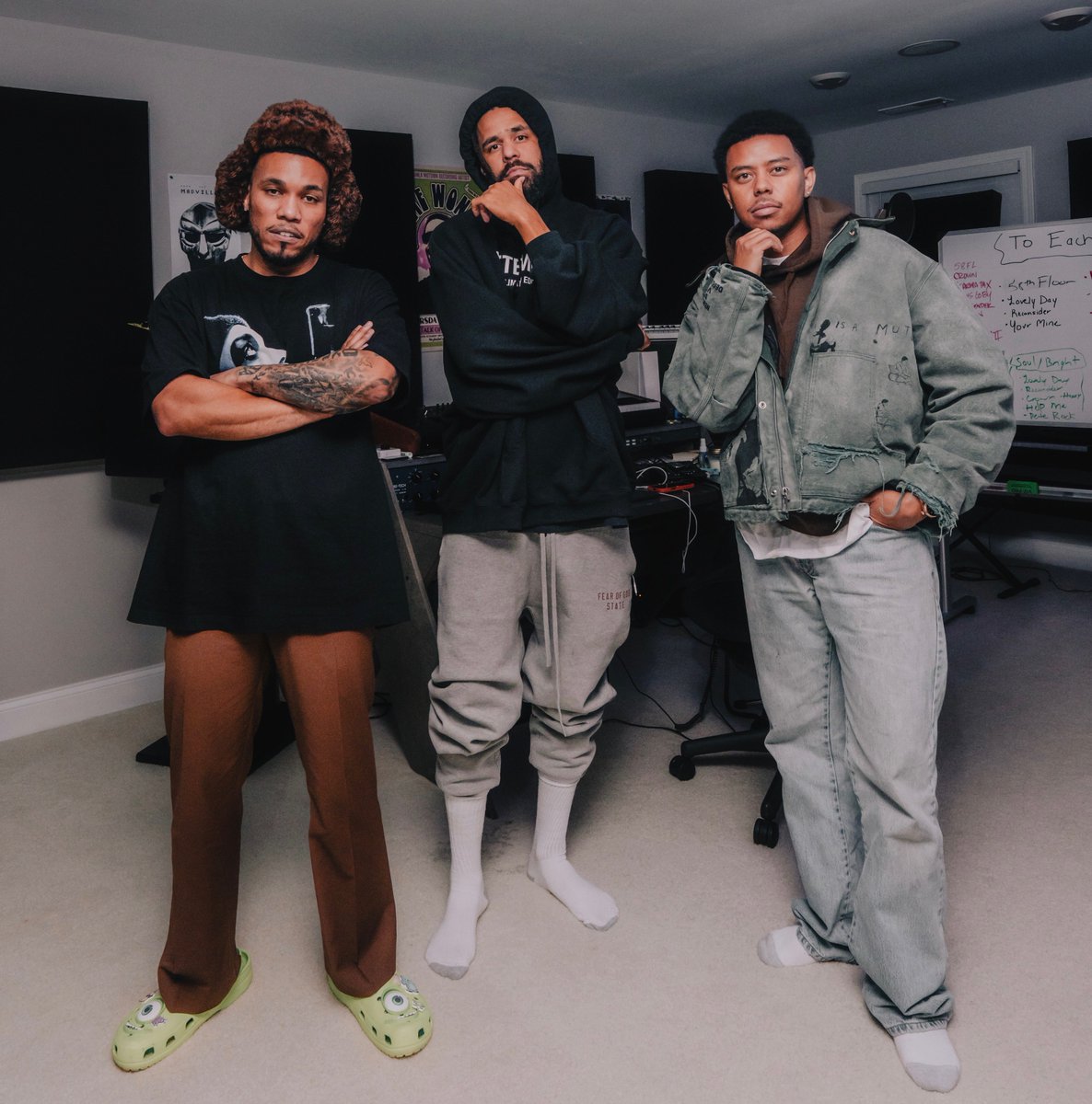 Kurrco's tweet photo. Anderson .Paak x J. Cole x Cordae 📸

New collab on the way...? 👀 https://t.co/W97sH3thHz