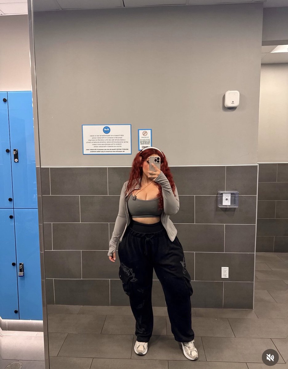 _MexicanMami_'s tweet photo. I forgot this app existed yet still a baddie as when i left https://t.co/hVbODk77BT