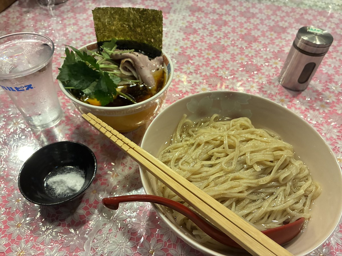 tws_zakkina's tweet photo. らーめん凛々、凛々しい特製比内地鶏×昆布水つけ麺BABY＋麻婆豆腐カップごはん。替玉×1（パーカー特典）。さくら麺菓の昆布水つけ麺を久々に食べられました。今回はらーめん凛々なので替玉があります（さくら麺菓は無い）。この昆布水つけ麺を細麺でも食べられるチャンス。
2026年212杯目
#ラ大ザ2026 https://t.co/jrRfskQJCr