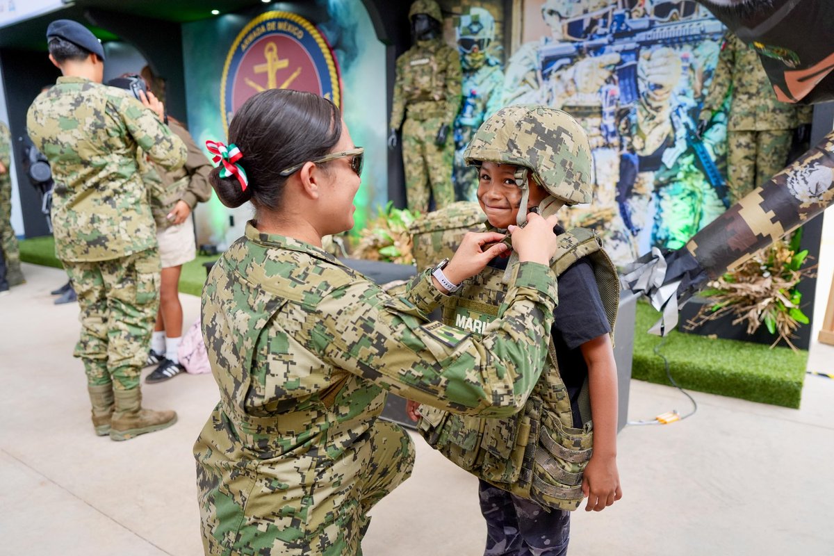 GobOax's tweet photo. Así disfrutan niñas, niños y familias enteras del Festival #VeraNiñez2026 y la #EXPOMAR, un espacio donde cada actividad es una oportunidad para aprender, divertirse y conocer de cerca la importante labor que realiza la @SEMAR_mx en favor de las y los mexicanos.
⚓️ Tú también ven a vivir esta experiencia en el @parqueprimoax. Te esperamos hasta el 30 de agosto, de 10:00 a 18:00 horas, con actividades gratuitas para todas las edades.