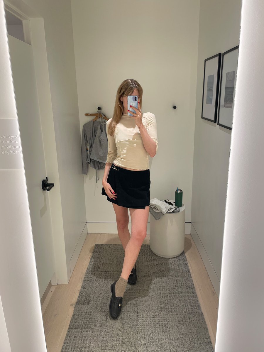 aliceardenxo's tweet photo. Bonjour from Paris 🇫🇷 

I’ll be Europe-based for the next few months, mainly in Paris but maybe London too if you’re lucky. My studies should keep me busy, but some invites are too hard to refuse. https://t.co/2xjxlnrdi5