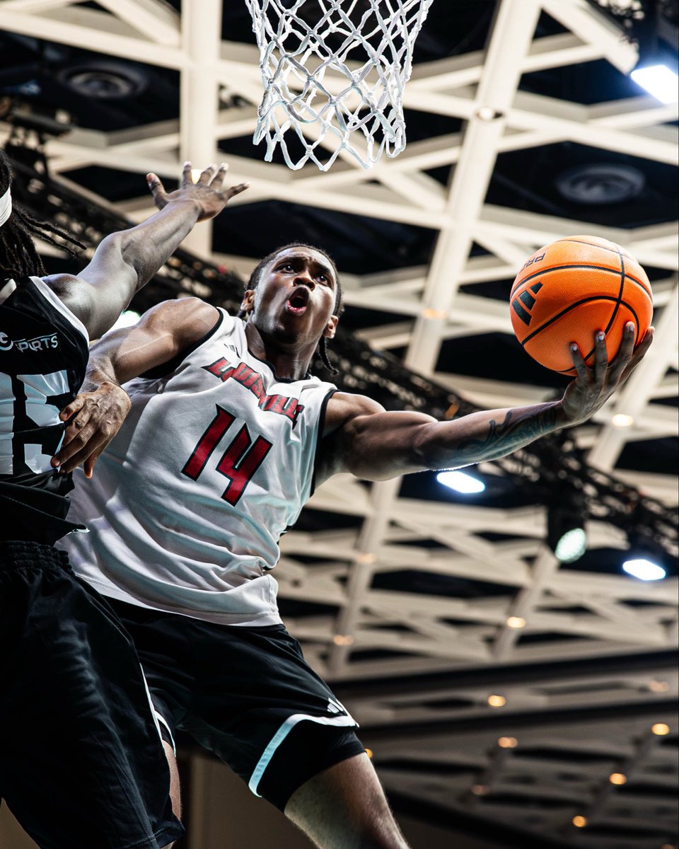 LouisvilleMBB's tweet photo. Got better this summer. 📈

#GoCards https://t.co/UTsta6S7V0
