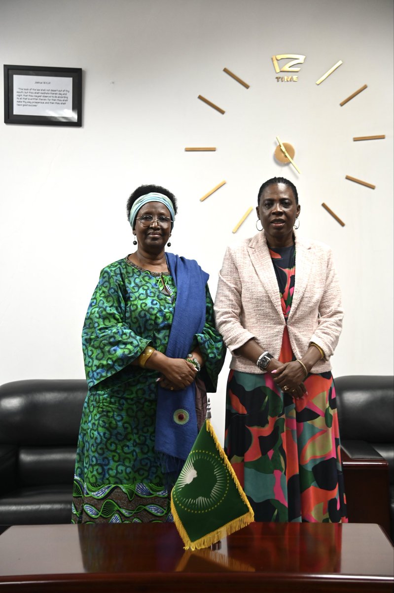 AU_HHS's tweet photo. H.E @amma_twumamoah received Mrs @museminaliR, Director, @UNAIDS_AU_ECA. Discussions focused on #AfHealthSummit🇬🇭 outcomes, t/recently concluded World AIDS Conference in🇧🇷, AU–UNAIDS #MoU renewal & t/upcoming launch of #Abebe ChatBox in Afar🇪🇹 to raise AIDS awareness among youth. https://t.co/3NqsiE6eUT