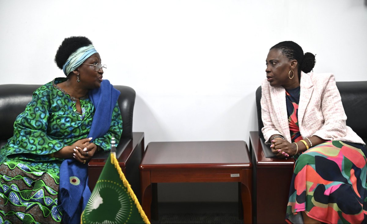 AU_HHS's tweet photo. H.E @amma_twumamoah received Mrs @museminaliR, Director, @UNAIDS_AU_ECA. Discussions focused on #AfHealthSummit🇬🇭 outcomes, t/recently concluded World AIDS Conference in🇧🇷, AU–UNAIDS #MoU renewal & t/upcoming launch of #Abebe ChatBox in Afar🇪🇹 to raise AIDS awareness among youth. https://t.co/3NqsiE6eUT