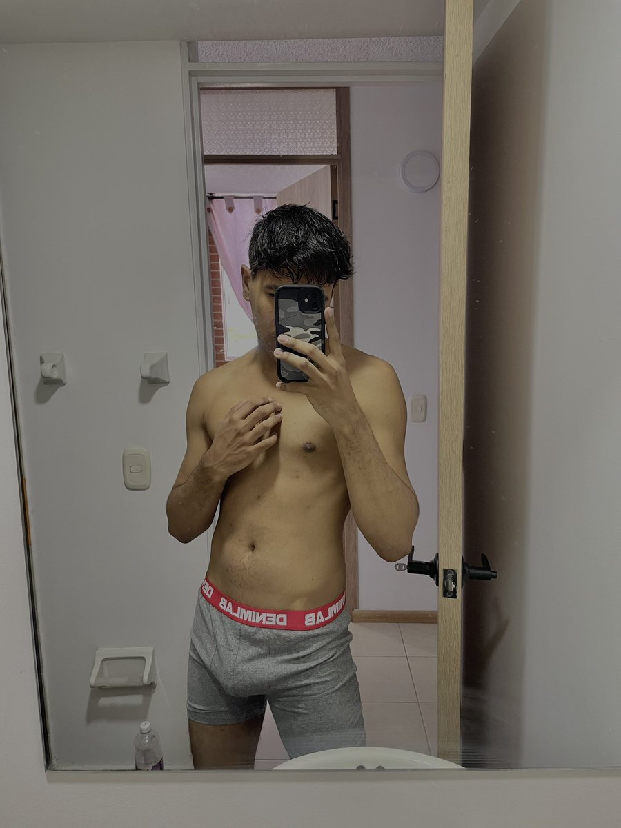 edmoon_31's tweet photo. Hola qué tal me queda el gris? 
@EventosGayMed @EncuentroGayMty @xvideoxxx18 #BOGOTÁ #chudai https://t.co/idm4XOXO11