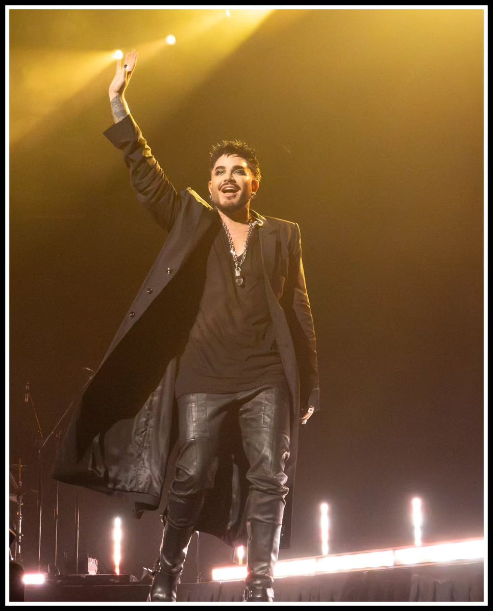 4Gelly's tweet photo. A lot of gorgeous photos from a pro photographer 
Mohegan Sun Show 
"Adam Lambert has been high on my bucket list for years and I'm still pinching myself that I got to catch an album release show for "ADAM". The show was incredible, the stage stripped down to the bare minimum which highlighted the incredible vocals. Every song on the album is a win. No skips" 🖤🖤
more 
https://t.co/6k15w31wBW
