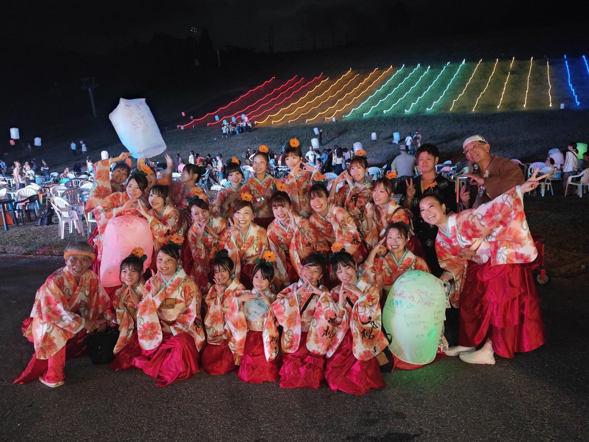 maime_toki's tweet photo. 牛岳ランタンフェスティバル

ステージの照明に花火…夜の演舞ならではの景色が広がり、
心踊る楽しいひとときとなりました🪄ꕀ⋆꙳

また、それぞれの願いをランタンに託し、
夏の夜空へ飛ばしました 🌠 彡

みんなの願いが叶いますように𓂃𓈒𓏸︎︎︎︎ 🌟🪽 https://t.co/NrvPp4UDLE