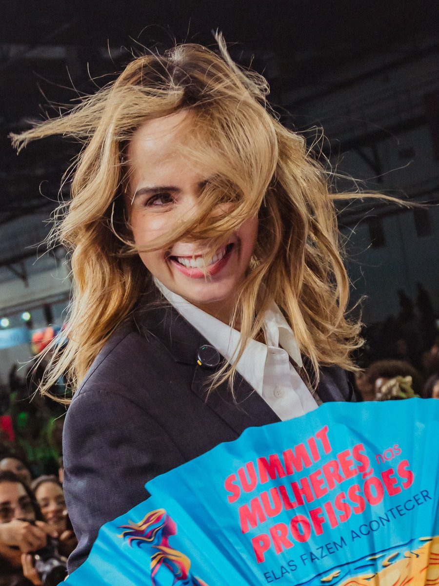 centralreality's tweet photo. DIVA! Ana Paula Renault no palco do Summit Mulheres nas Profissões. https://t.co/u3flrU8Gv0