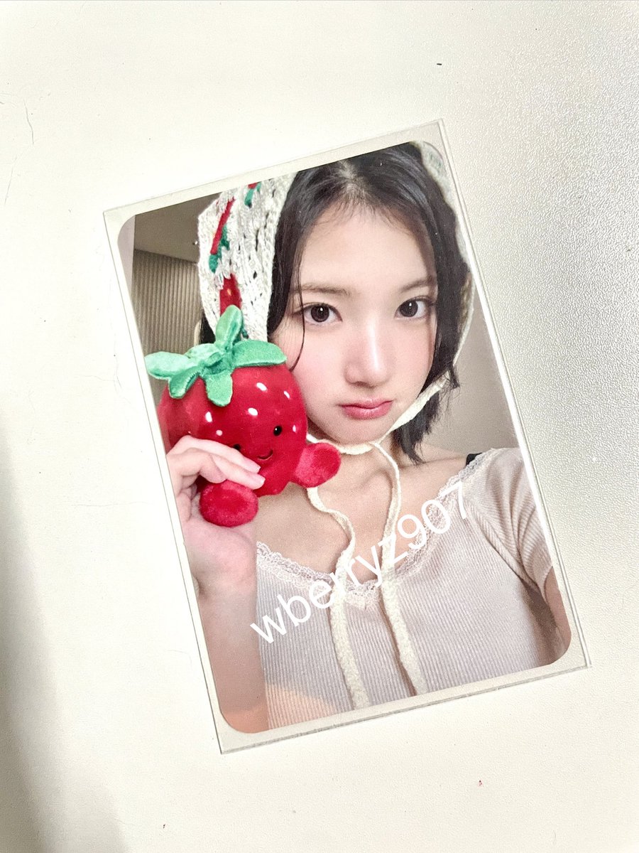 dec56st's tweet photo. ✨wts/พร้อมส่ง✨
-จีอูสตอเบอร์รี่ style ld 650 THB 
📮shipping 30
#ตลาดนัดH2H #ตลาดนัดHearts2hearts https://t.co/HRJBK1dMyF