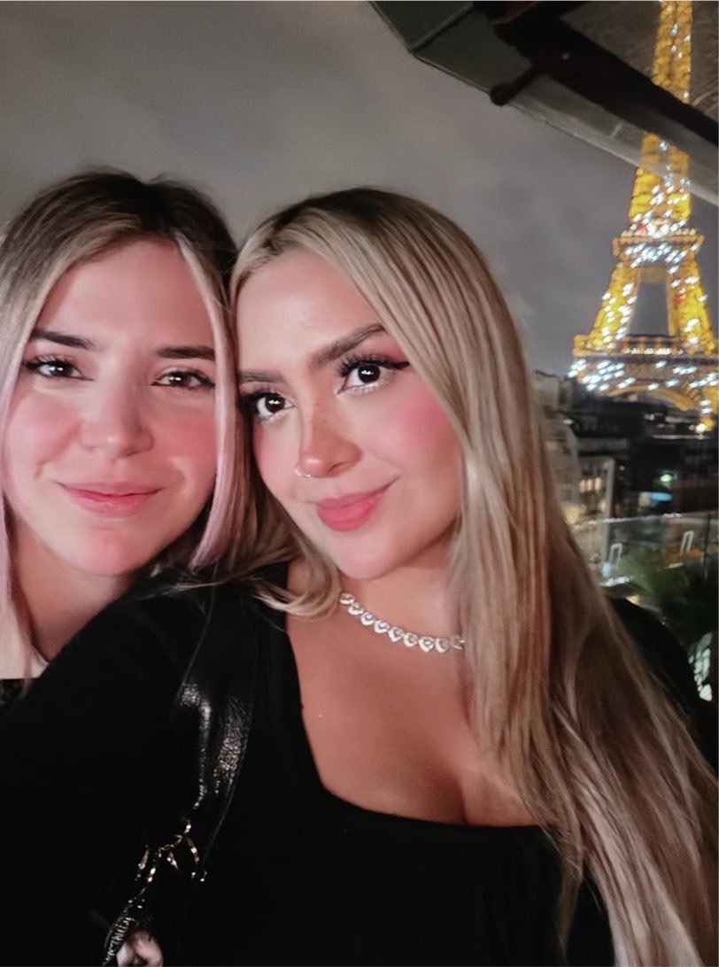 jochigg_'s tweet photo. ellas y Paris🥲💘 https://t.co/VpksyY83sN