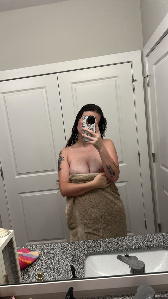 pocahotness__'s tweet photo. Wet Wednesday Thread🧵

❤️‍🔥Featuring Gorgeous Beauty @Ivylou1234

👀Follow this hottie &amp; ✅ out her🌶️pages

📸Ladies, share your🔥beautiful🍒pics/ vids 👇

♻️I repost all 🧵related replies

⚡️All welcum to join

🥺Plz  ❤️ / ♻️ for max exposure https://t.co/gq1vD1FCdi