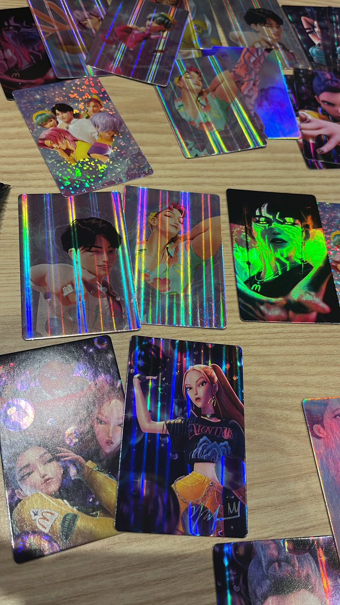 BeAMonster7's tweet photo. Vi uma glr reclamando sobre a nova promo do @McDonalds_BR com os photocards das guerreiras do kpop, a unidade que eu fui tinha muita variedade, eu pedi varios pacotes e basicamente fechei a coleção inteira, então não sei se é lote de unidade ou apenas sorte. https://t.co/qMp04sZxFr