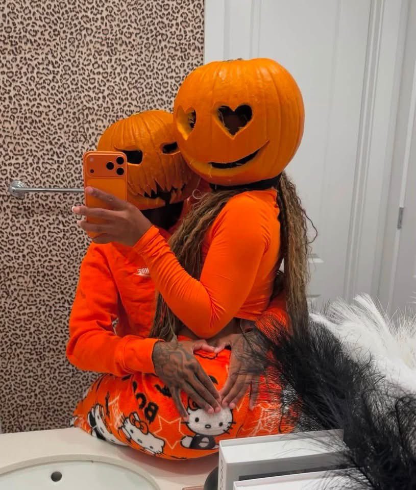 layxsnv's tweet photo. Yall making it to “Matching Pajamas with your Boo” or yall not going this year 🎃💀👻 https://t.co/K7EyCjeZeu