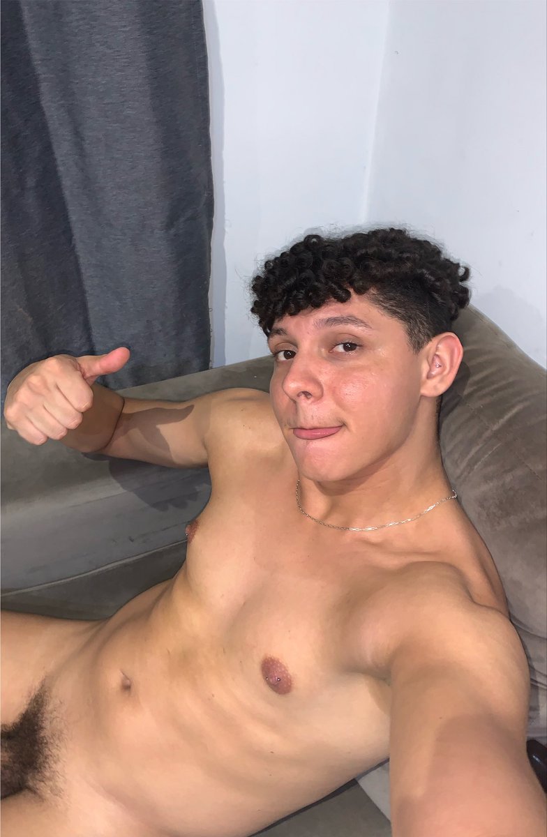 guill3ra's tweet photo. Meu cabelo tá grande 😡 https://t.co/9nRfsyK7sx